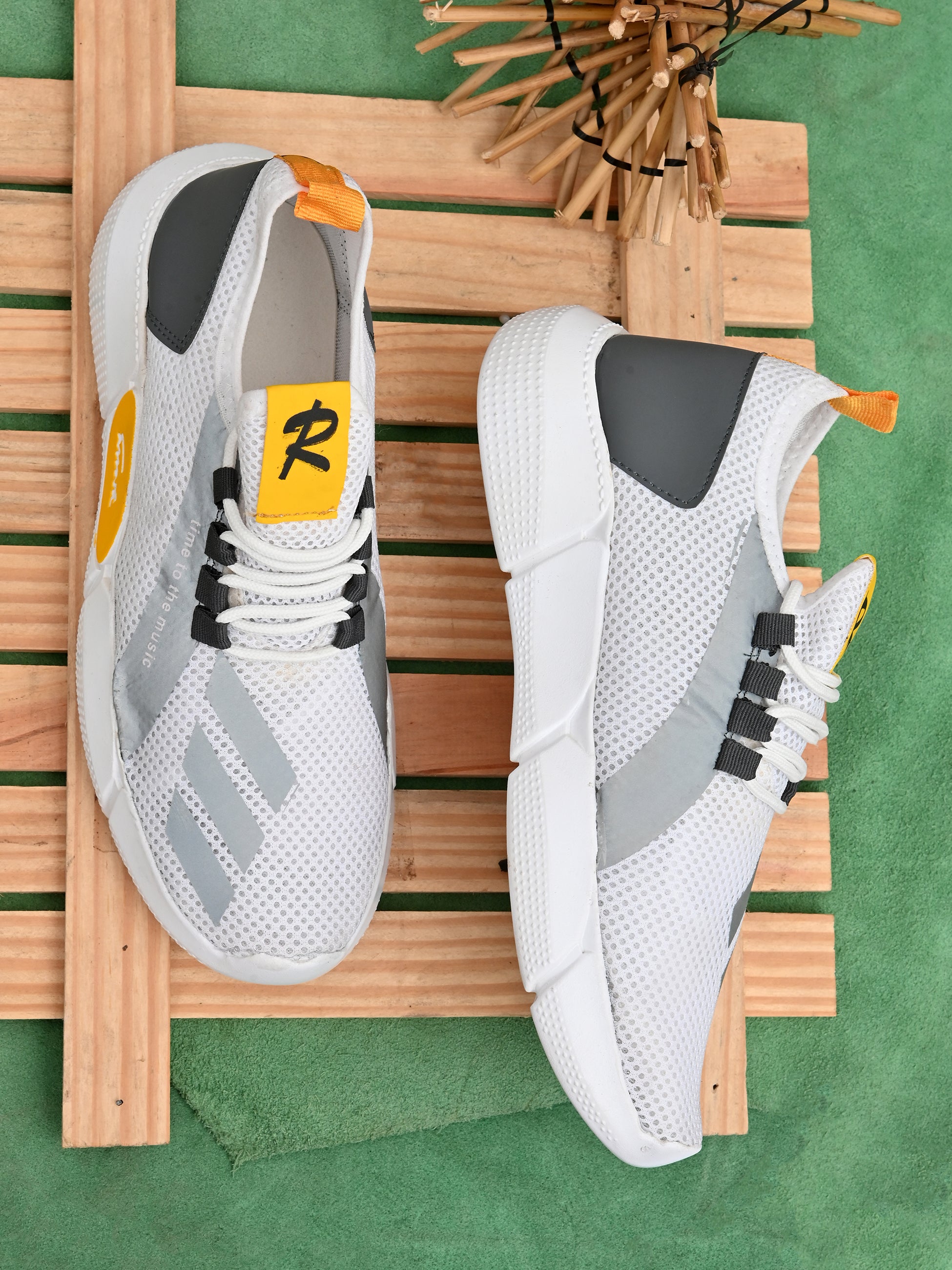 White Sneakers Shoes for Men Stylish Casual Comfort
