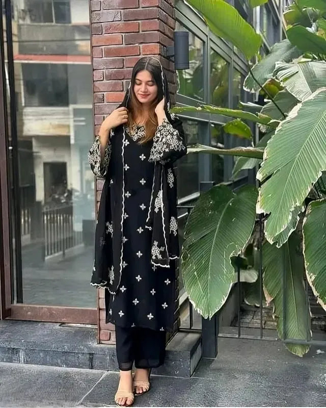 Kurta Set with Dupatta and Bottomwear Women Ethnic Wear